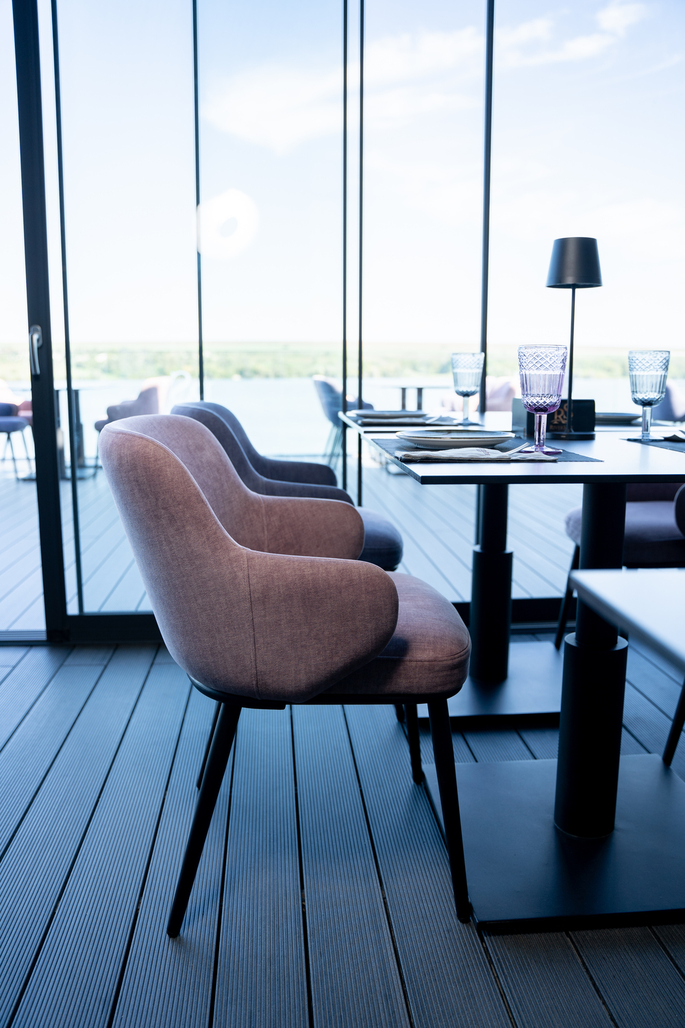 RiverSide Resort Hotel – amenajare interioară