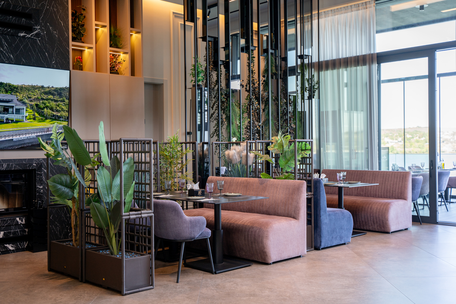 RiverSide Resort Hotel – amenajare interioară